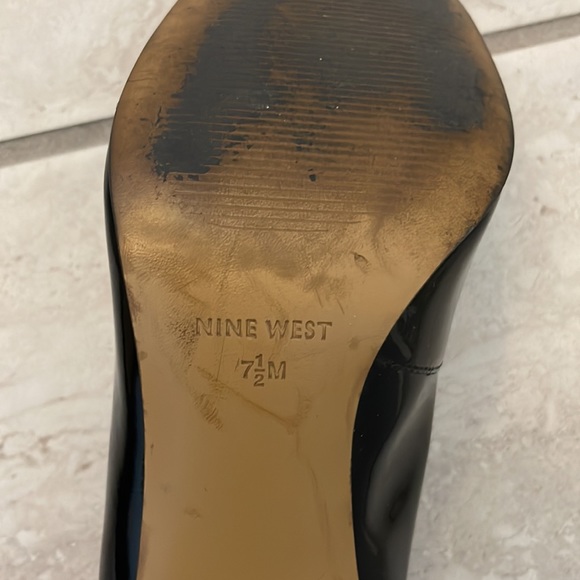 Nine West Ambitious Black Patton Leather Pumps - Picture 7 of 8